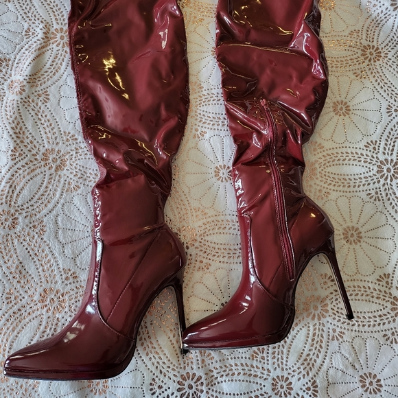 Over knee heeled boots - Picture 3 of 6